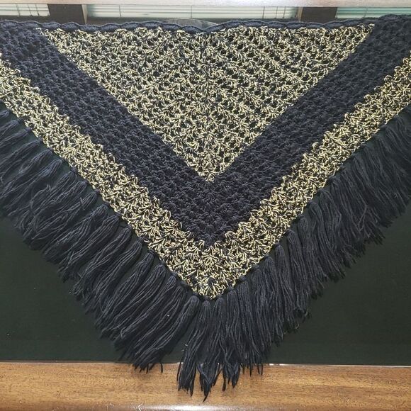 Rare Vintage Elegant Black & Gold Knitted Shawl - Picture 2 of 5